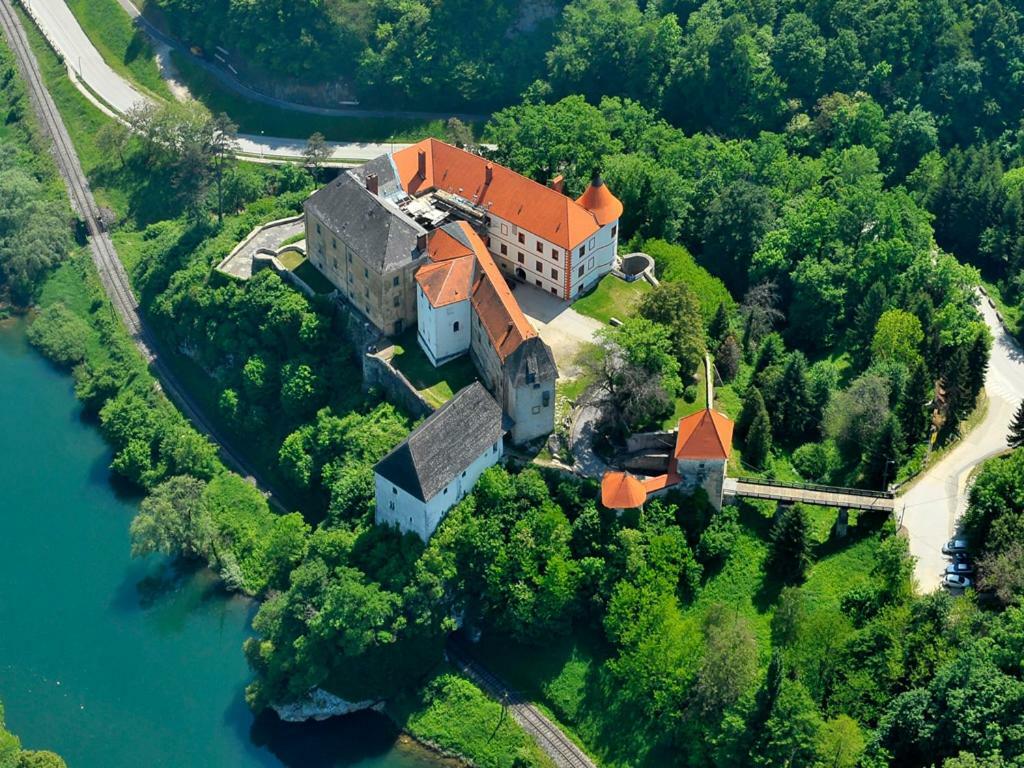 Apartman Ferenac Ozalj Luaran gambar